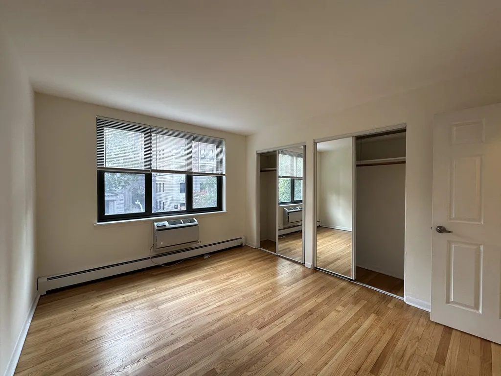 424 W Oakdale, ,  60657 60657-unit#301-Chicago-IL