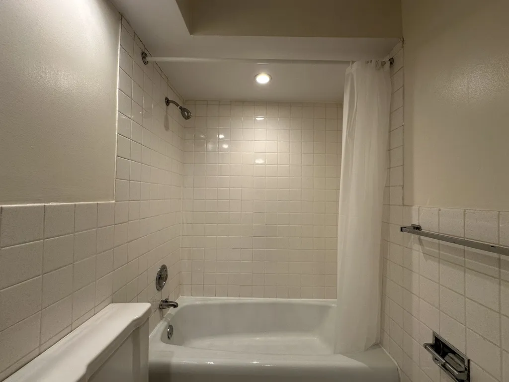 424 W Oakdale, ,  60657 60657-unit#301-Chicago-IL