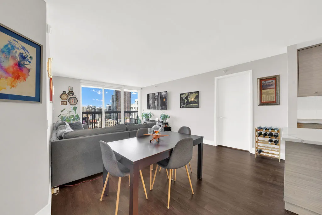 545 N Dearborn St   60654 60654-unit#2011-Chicago-IL