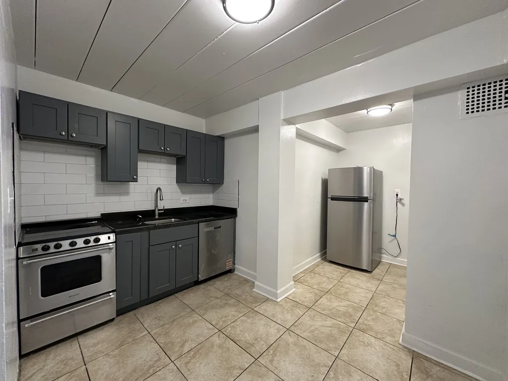 1360 W Touhy, ,  60626 60626-unit#305-Chicago-IL