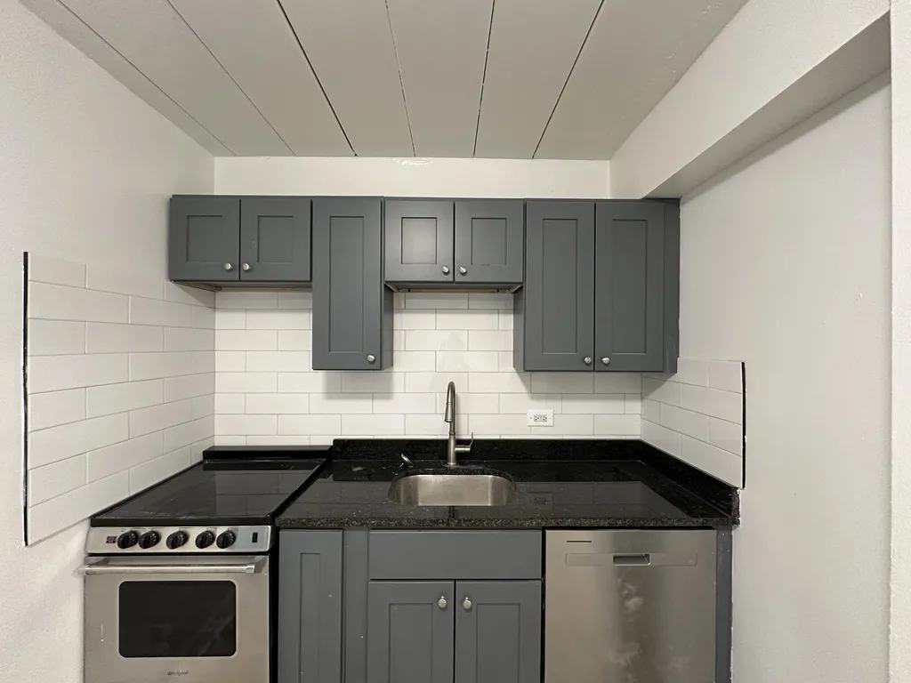 1360 W Touhy, ,  60626 60626-unit#305-Chicago-IL