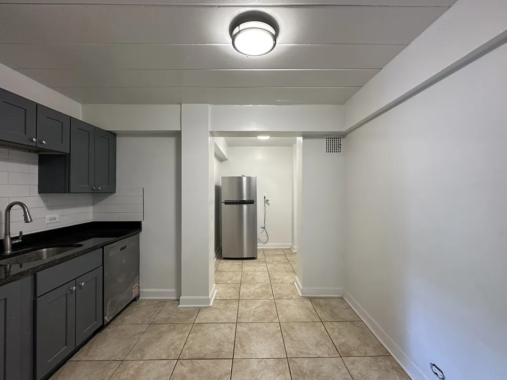 1360 W Touhy, ,  60626 60626-unit#305-Chicago-IL