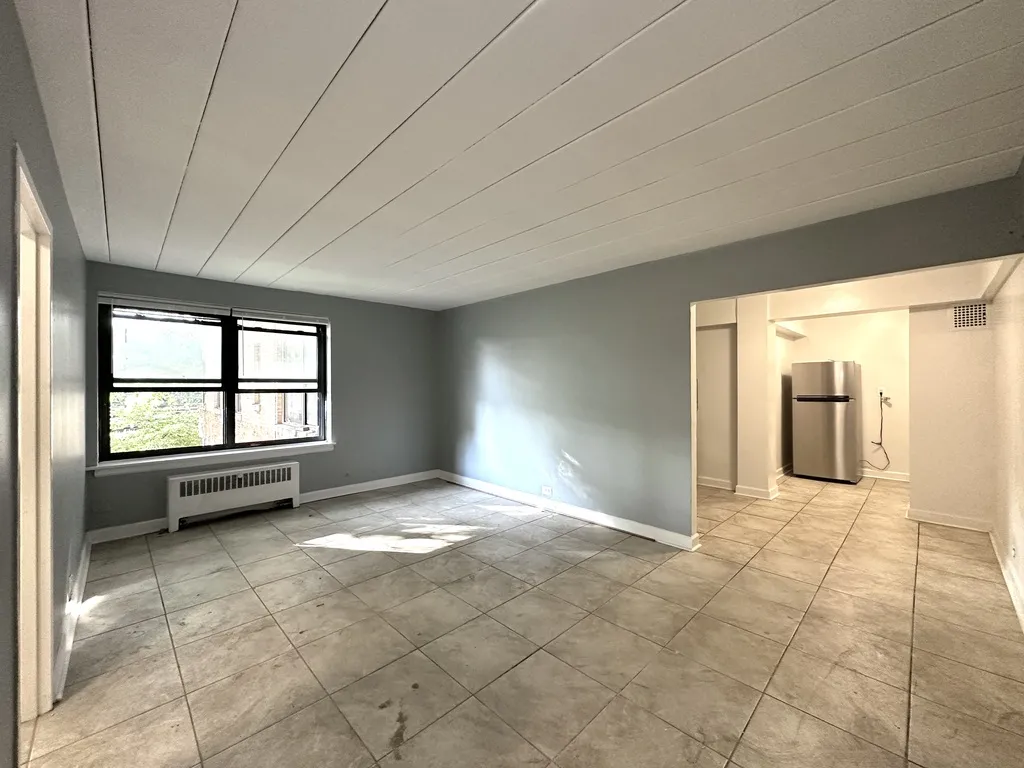 1360 W Touhy, ,  60626 60626-unit#305-Chicago-IL