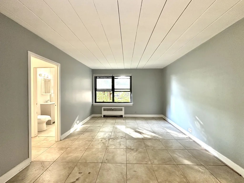 1360 W Touhy, ,  60626 60626-unit#305-Chicago-IL