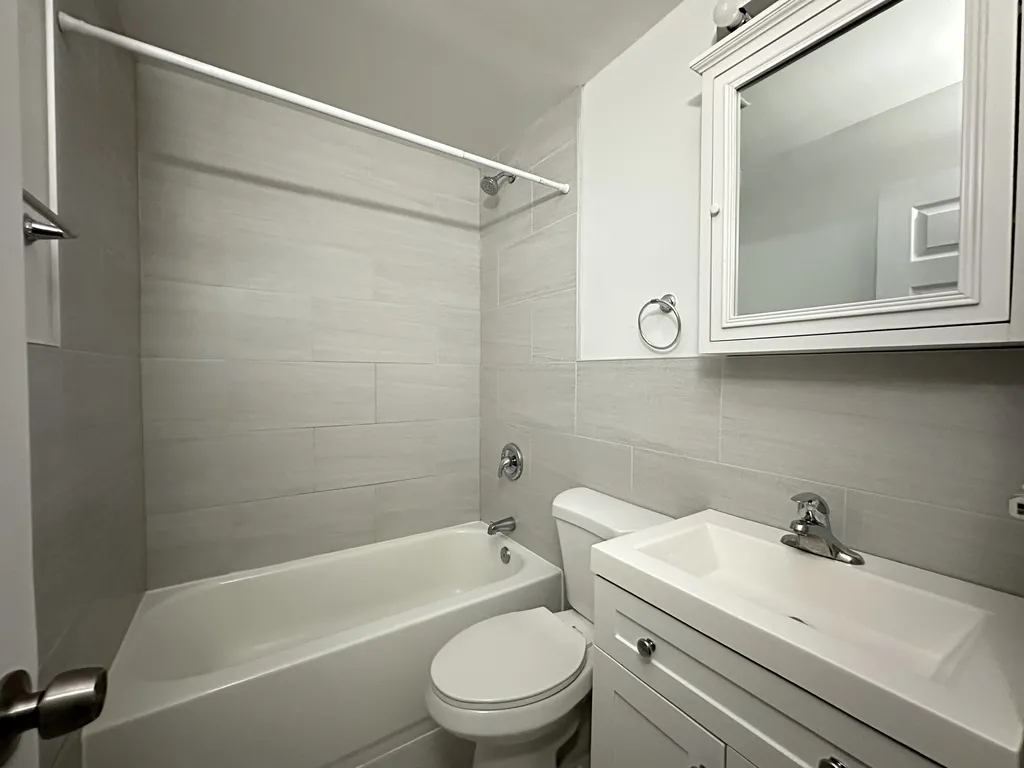 663 W Grace, ,  60613 60613-unit#304-Chicago-IL