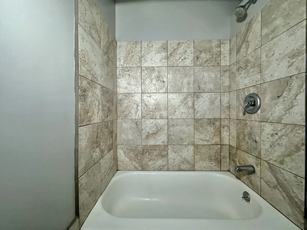 5662 N Ridge, ,  60660 60660-unit#C2-Chicago-IL