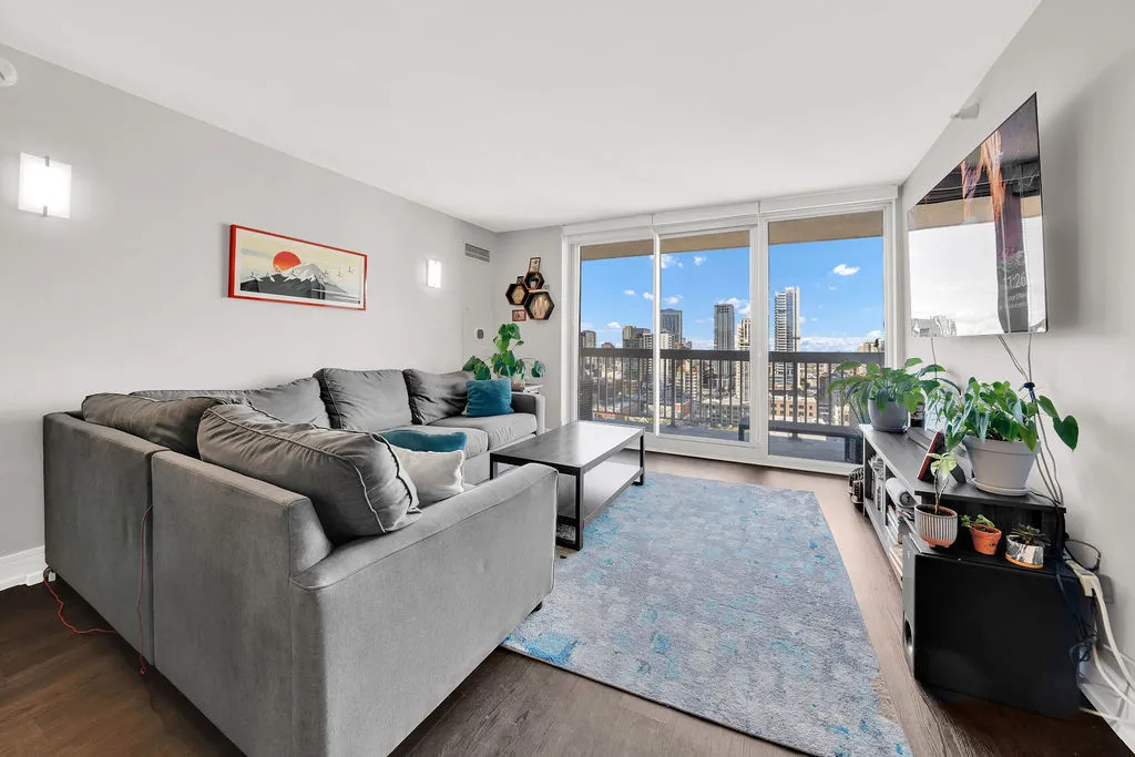 545 N Dearborn St   60654 60654-unit#2011-Chicago-IL