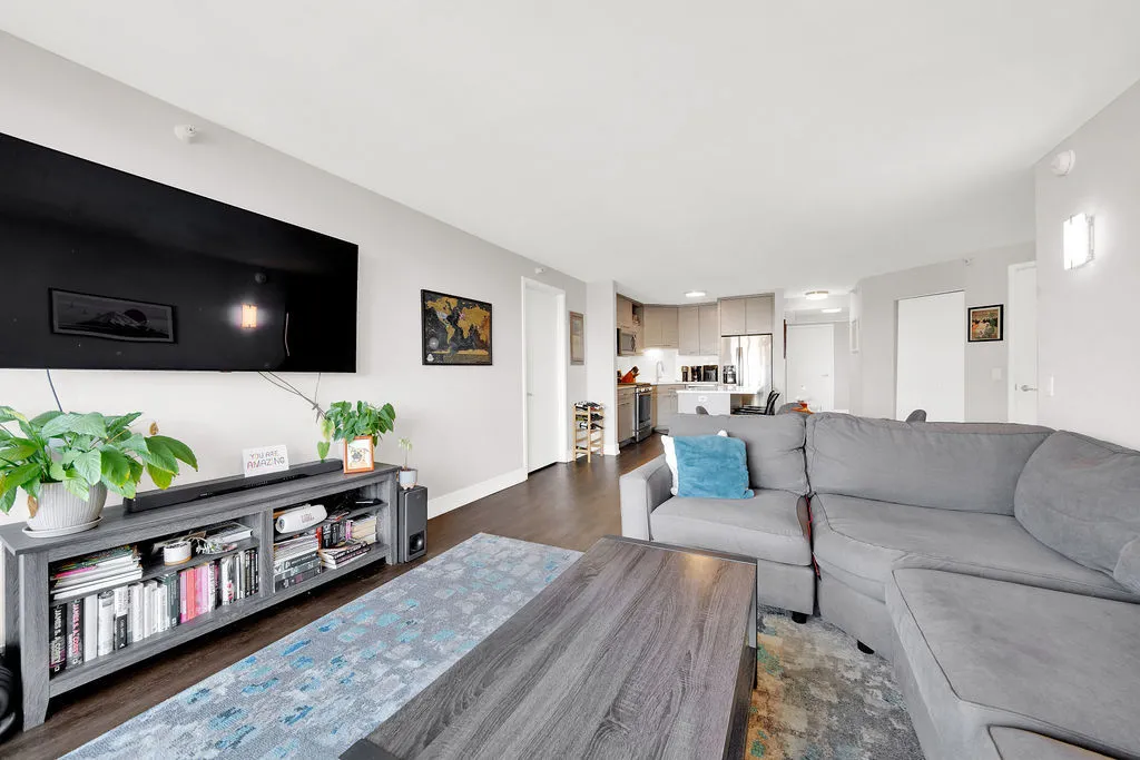 545 N Dearborn St   60654 60654-unit#2011-Chicago-IL