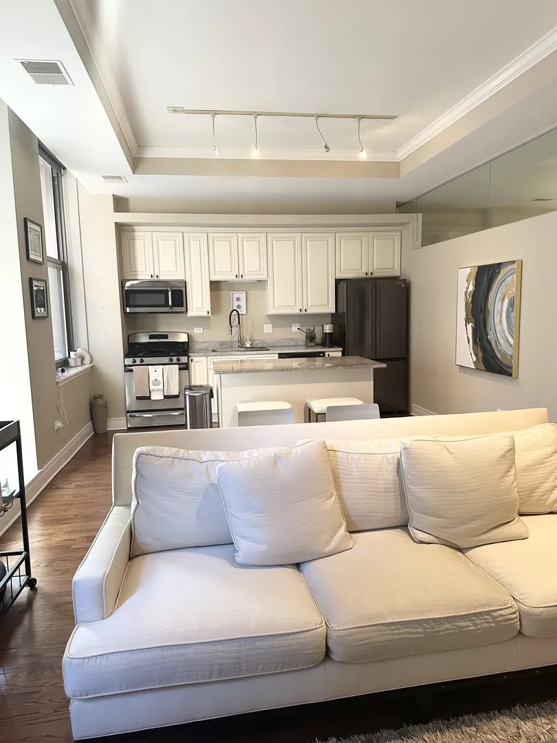 212 W Washington St 60606 60606-unit#1002-Chicago-IL