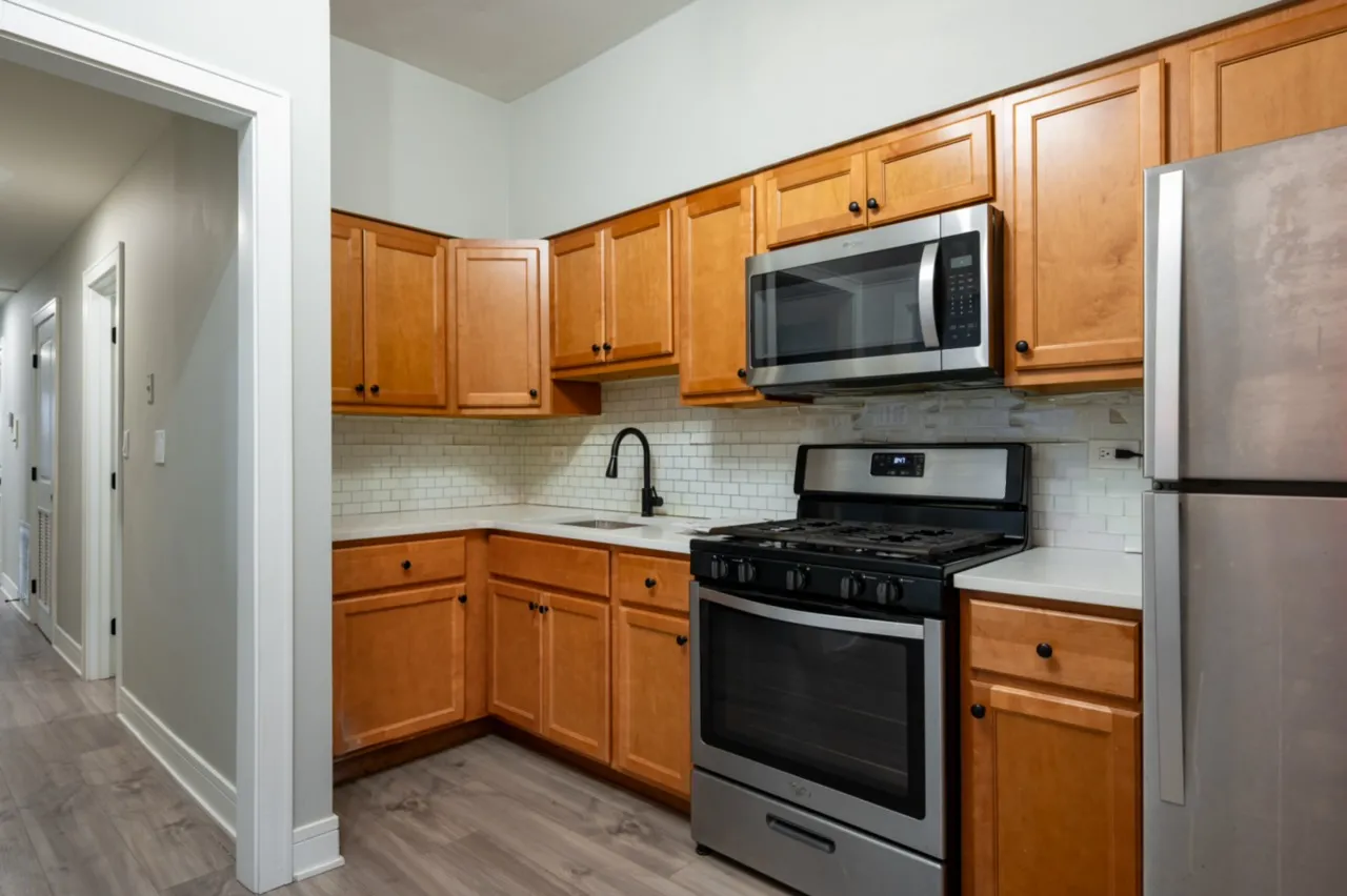 921 W Wilson Ave   60640 60640-unit#1W-Chicago-IL