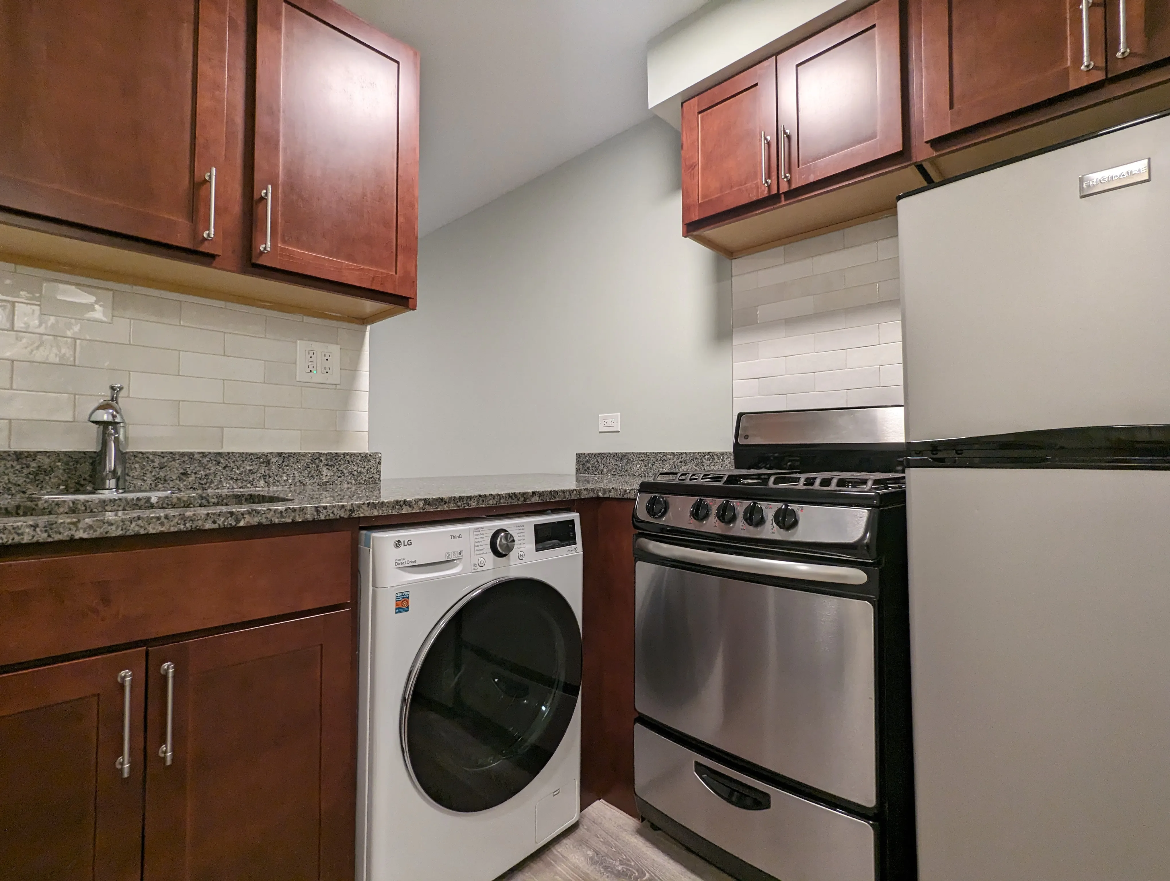 445 W Barry Ave 60657 60657-unit#323-Chicago-IL