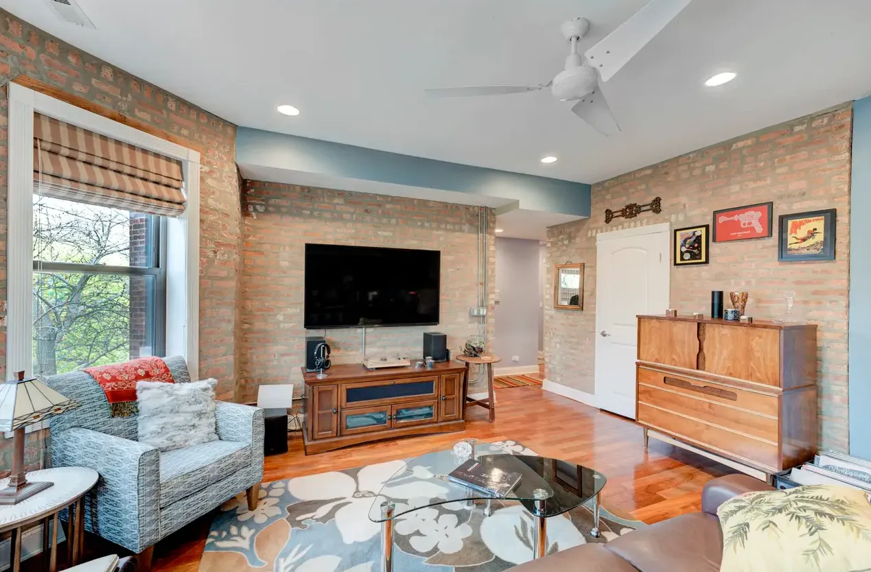 2050 W Hood Ave   60659 60659-unit#4b-Chicago-IL