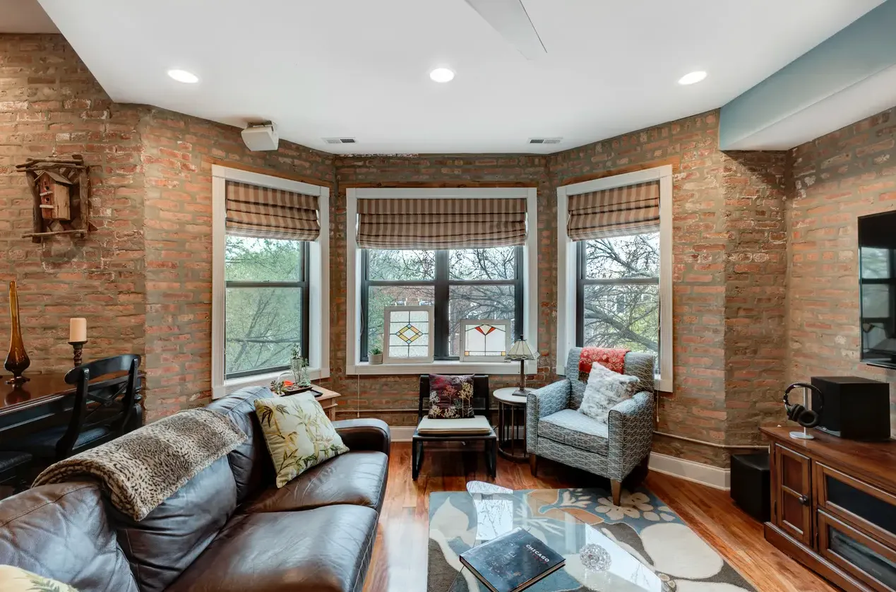 2050 W Hood Ave   60659 60659-unit#4b-Chicago-IL