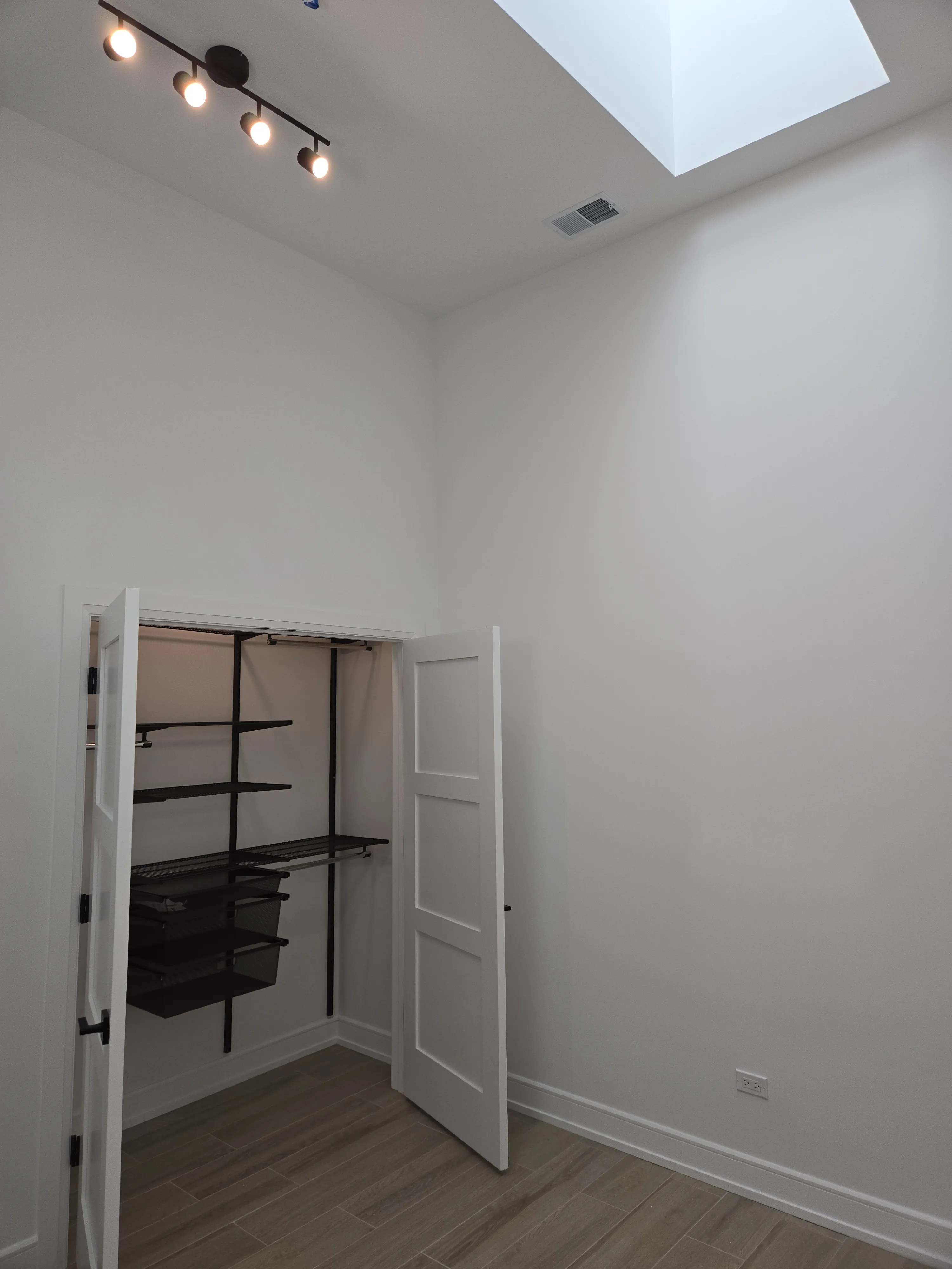 2909 N Milwaukee Ave 60618 60618-Avondale-unit#2-Chicago-IL