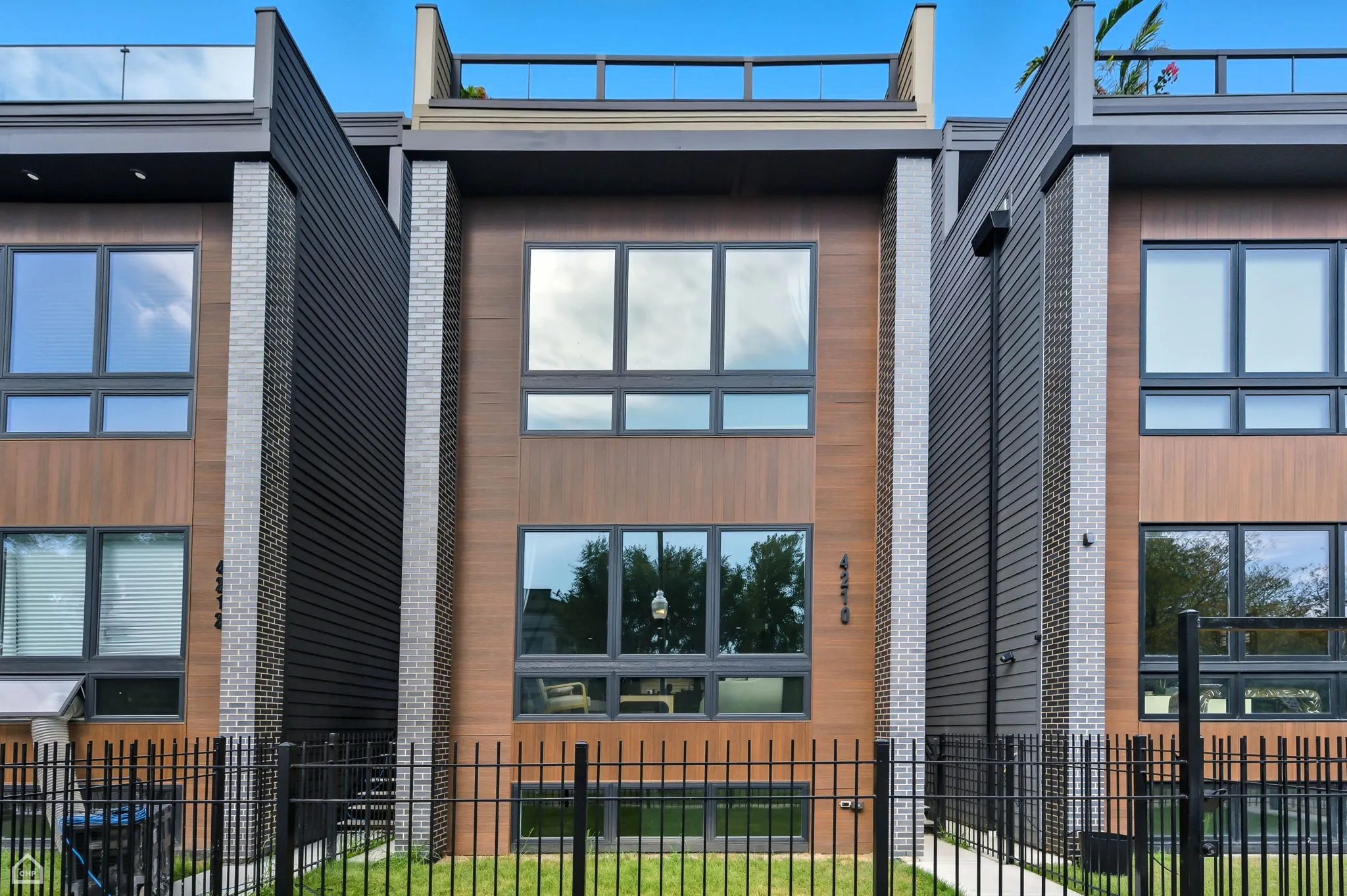 4210 W 5th Ave 60624 60624-Chicago-IL