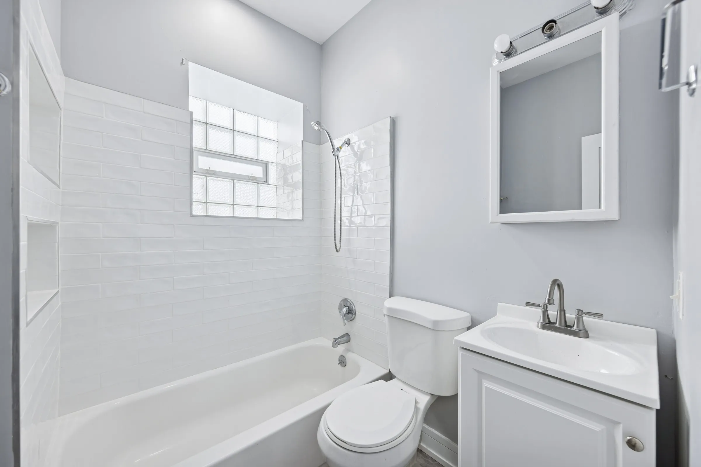 4212 S King Dr 60653 60653-unit#3W-Chicago-IL