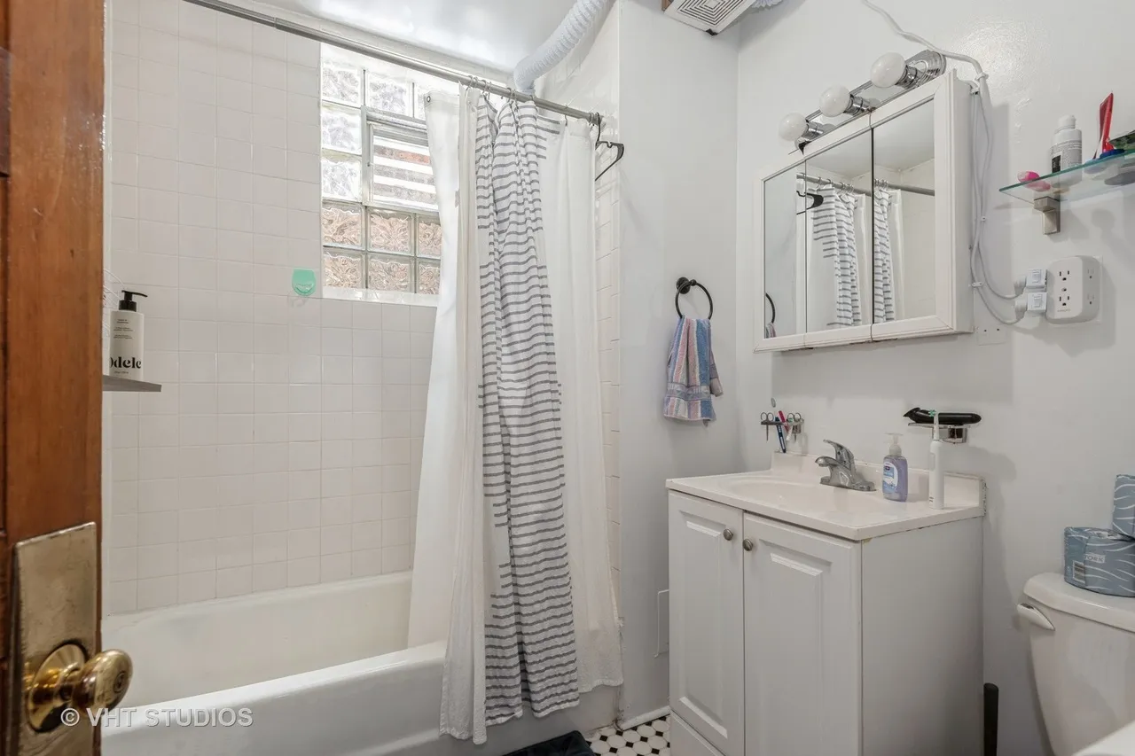 1821 W Patterson Ave 60613 60613-unit#2-Chicago-IL