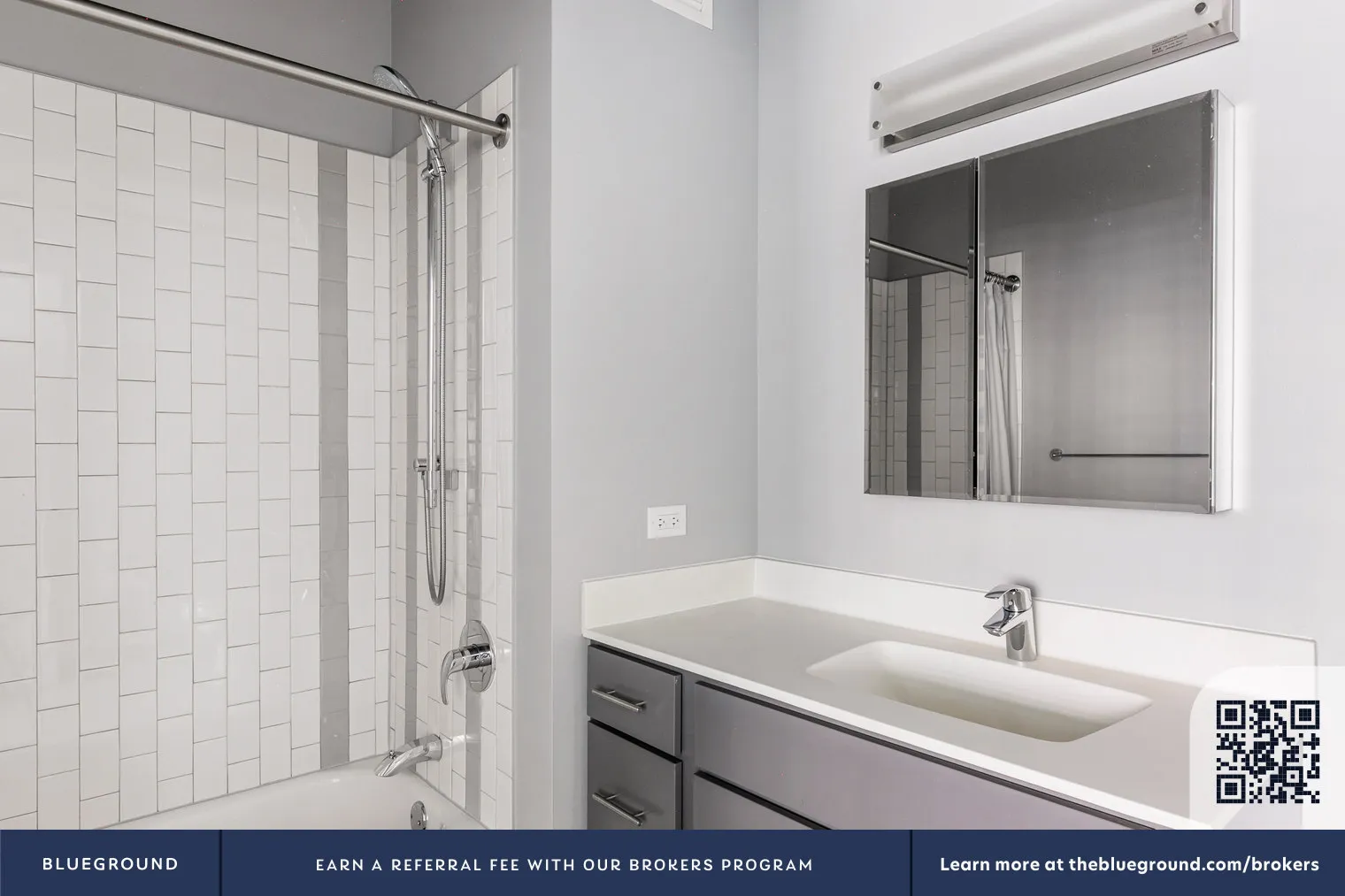 215 W Lake St   60606 60606-Linea-unit#ID1344-Chicago-IL