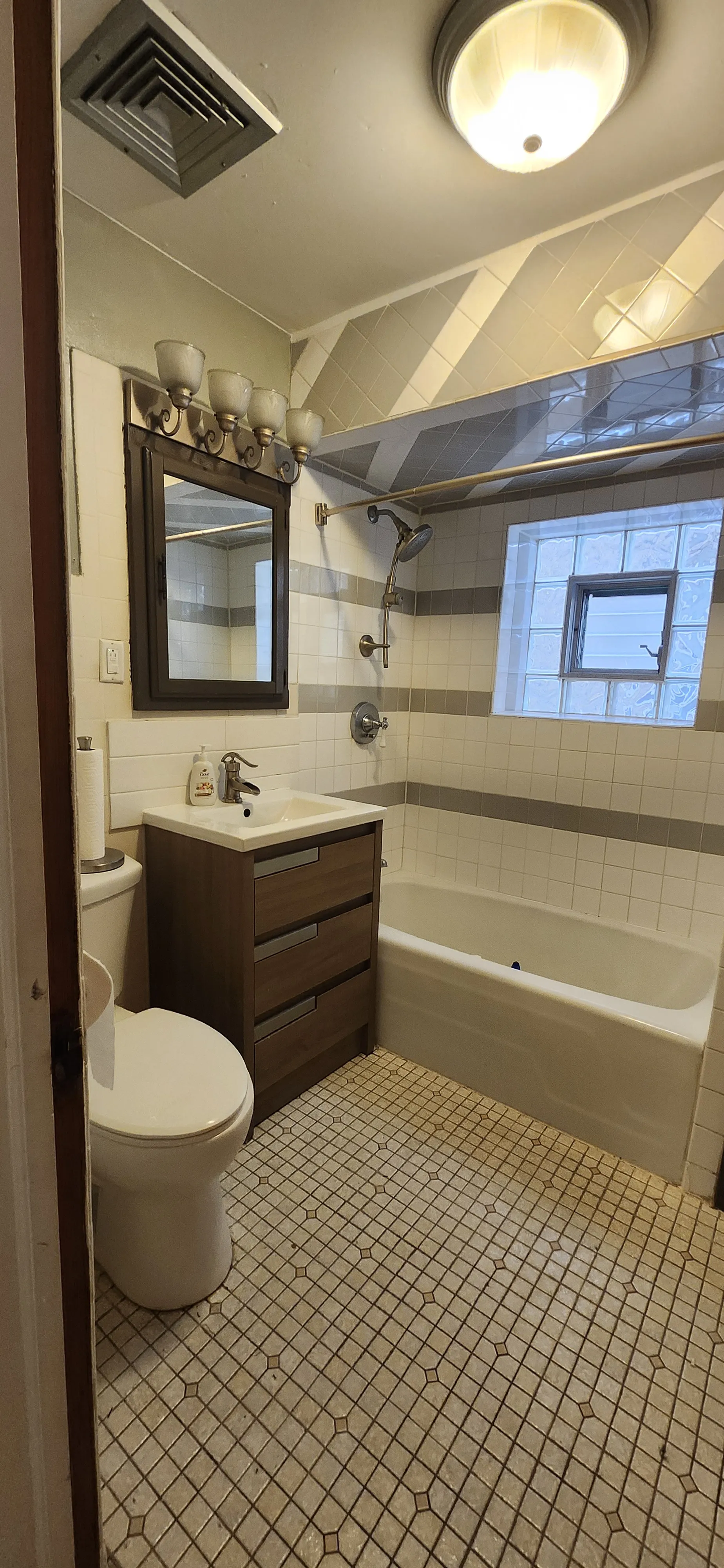 4450 W Altgeld St 60639 60639-Chicago-IL