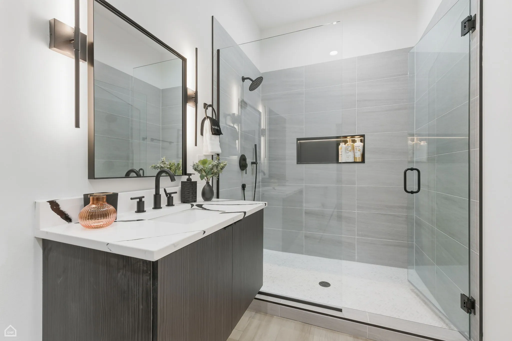 4210 W 5th Ave 60624 60624-Chicago-IL