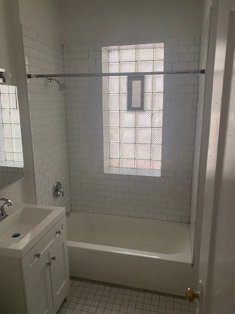 5042 N Glenwood Ave   60640 60640-unit#1E-Chicago-IL