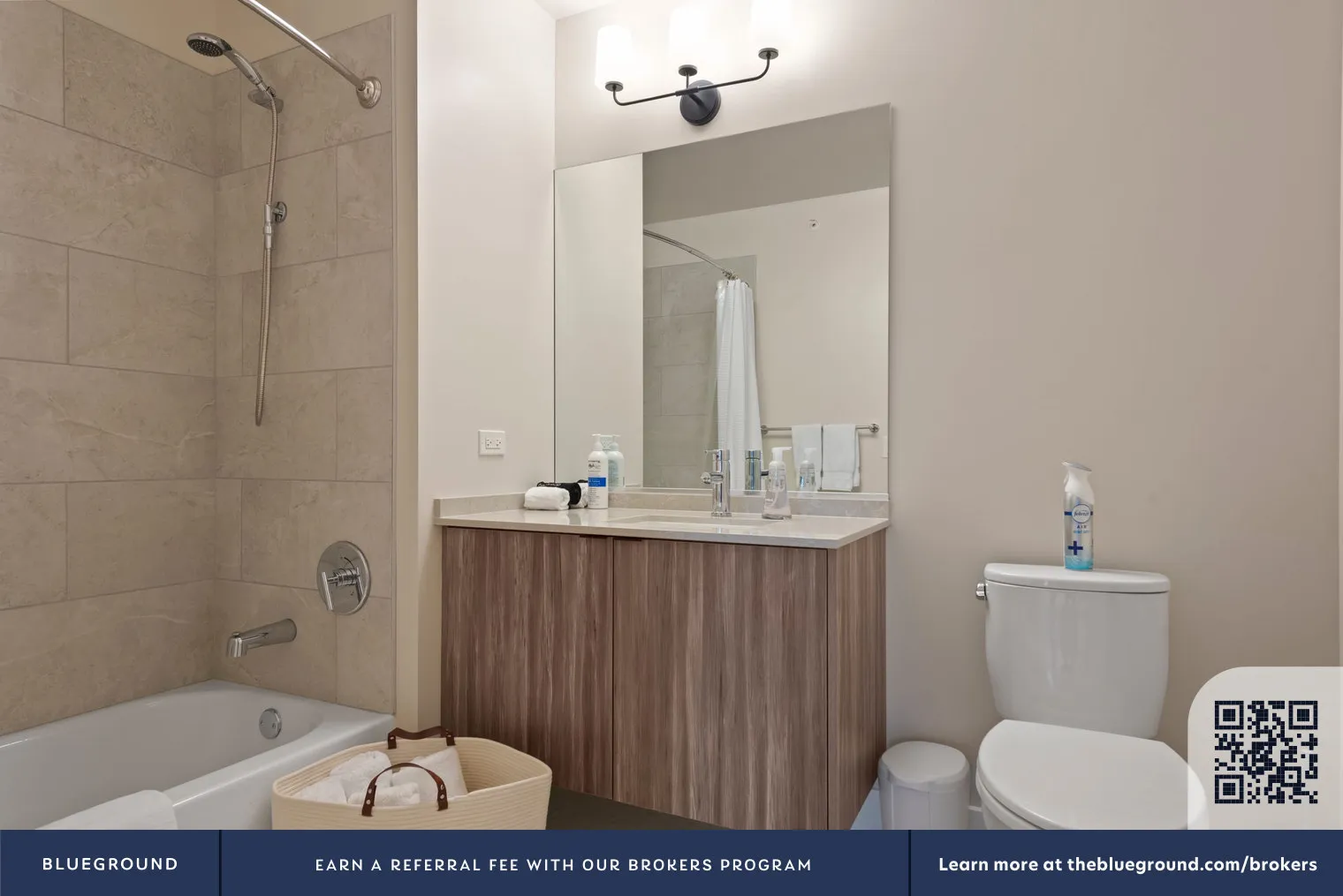 1044 W Van Buren St   60607 60607-Building West Van Buren Street - cloud9-guesty-unit#ID1029624P-Chicago-IL