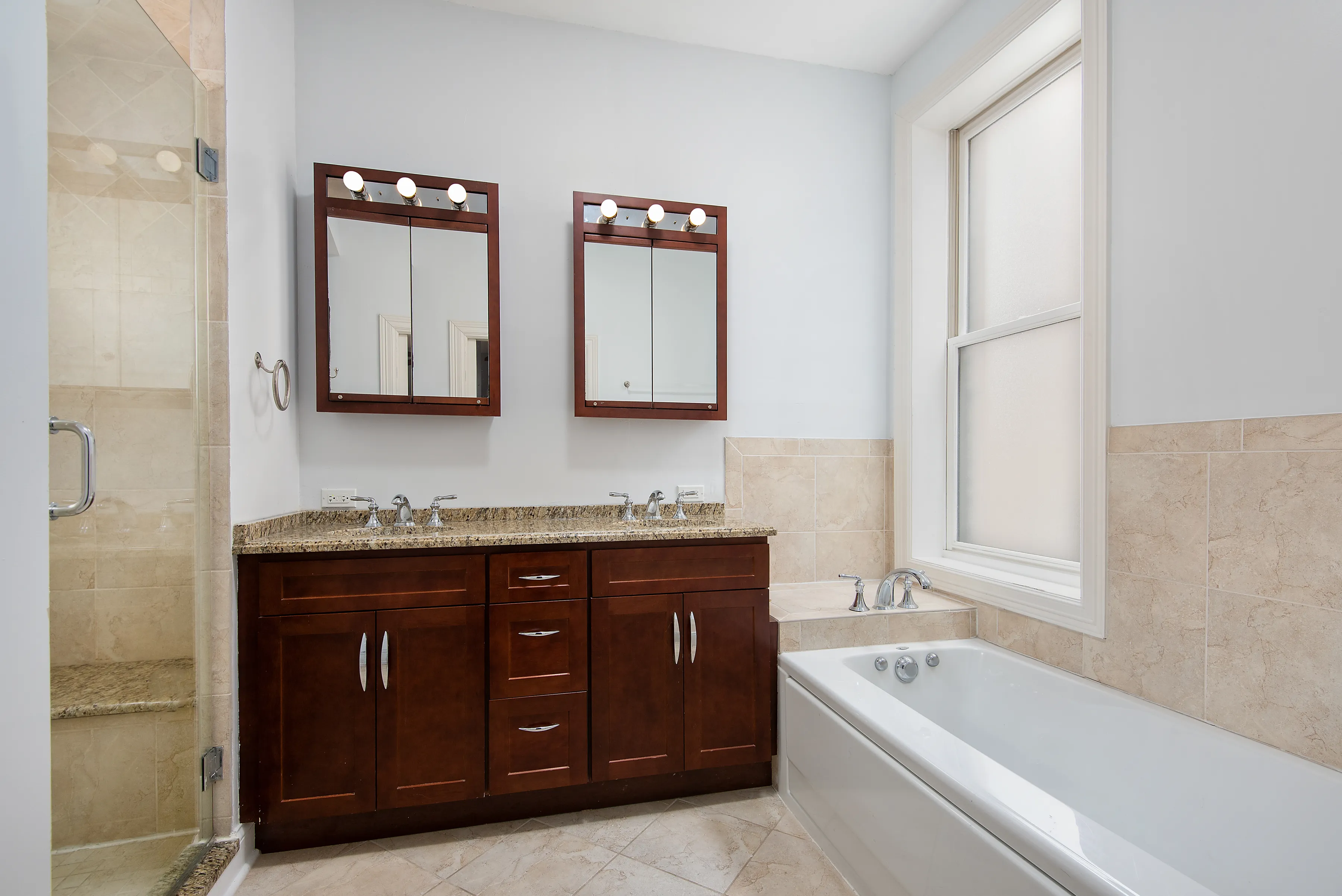 1140 W Oakdale Ave 60657 60657-unit#2-Chicago-IL