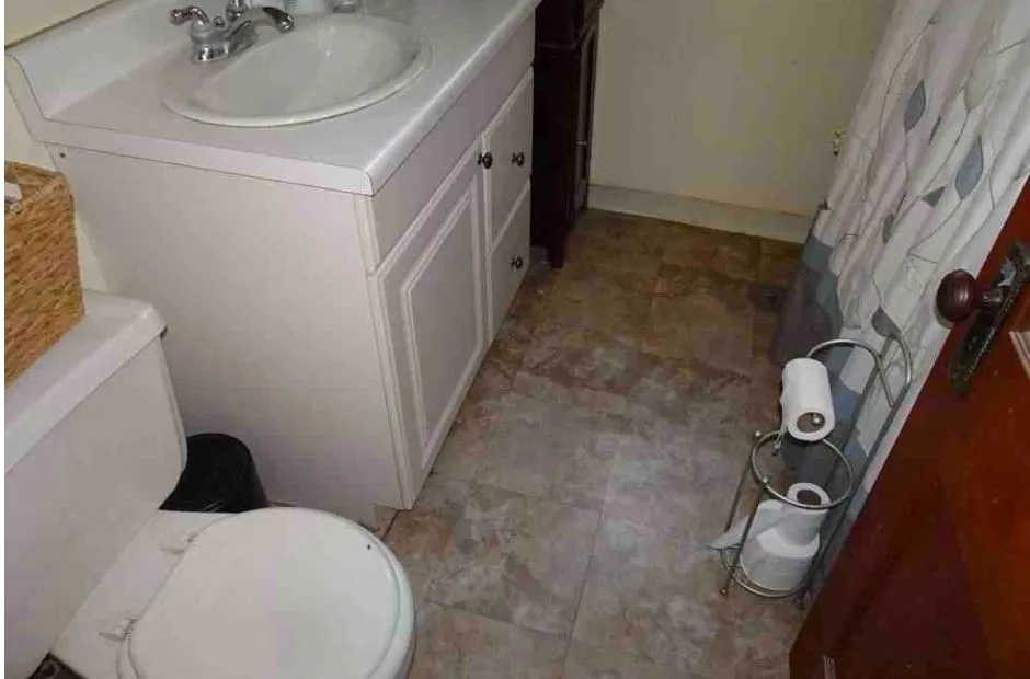 5065 Wolcott Front of House