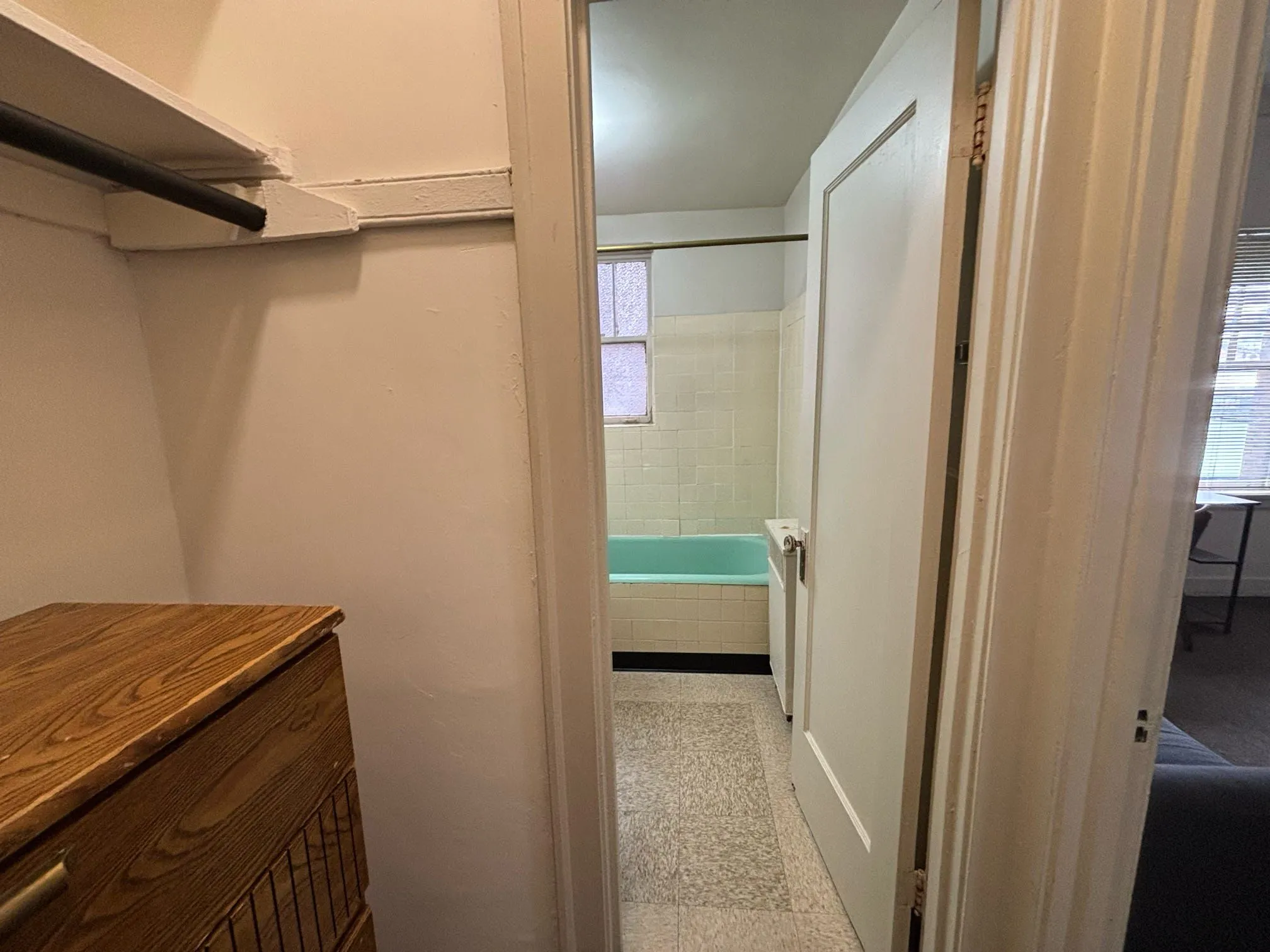 1220 N State Pkwy 60610 60610-Canterbury Court Apartments-Chicago-IL