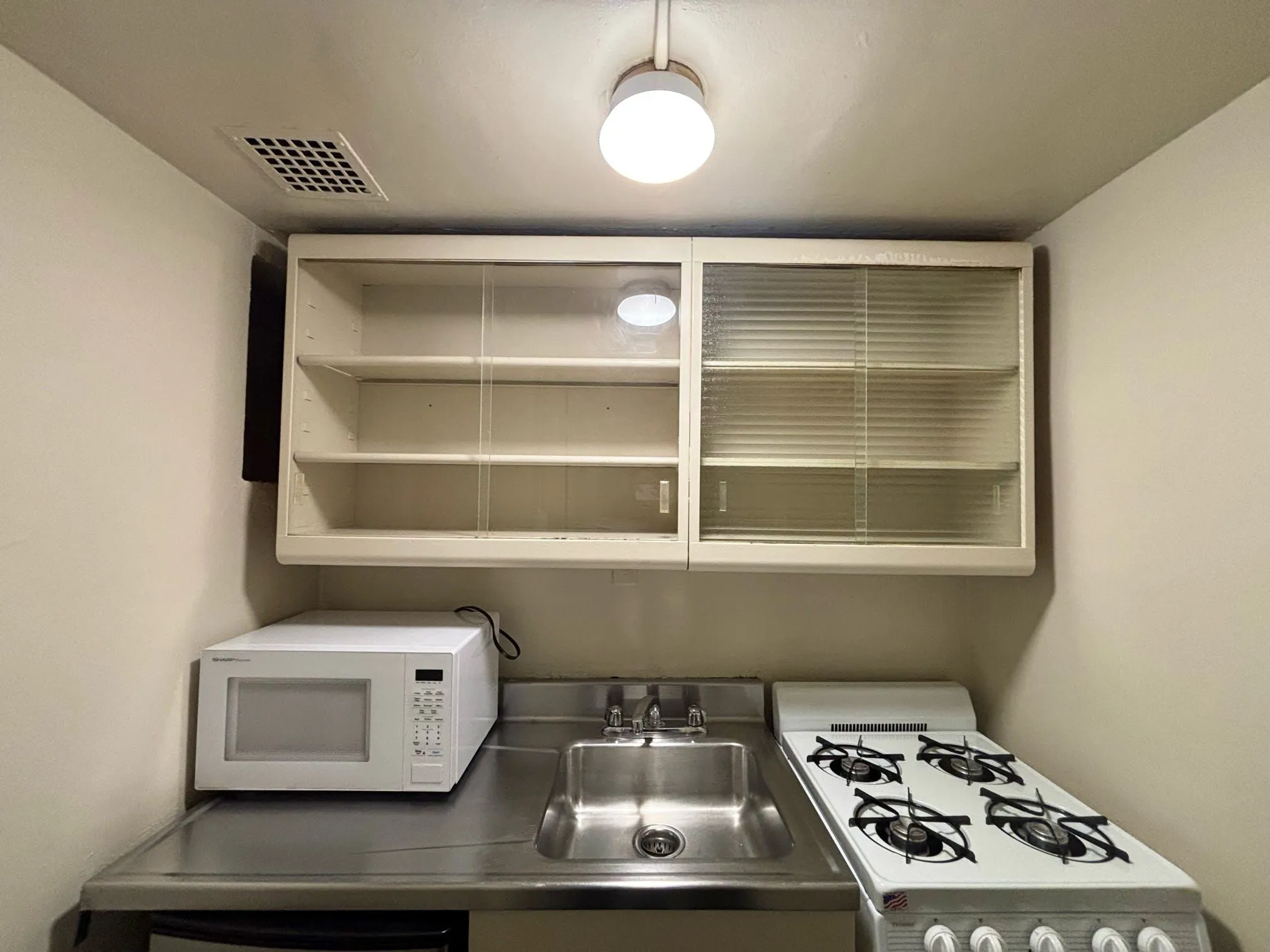 1220 N State Pkwy   60610 60610-Canterbury Court Apartments-Chicago-IL