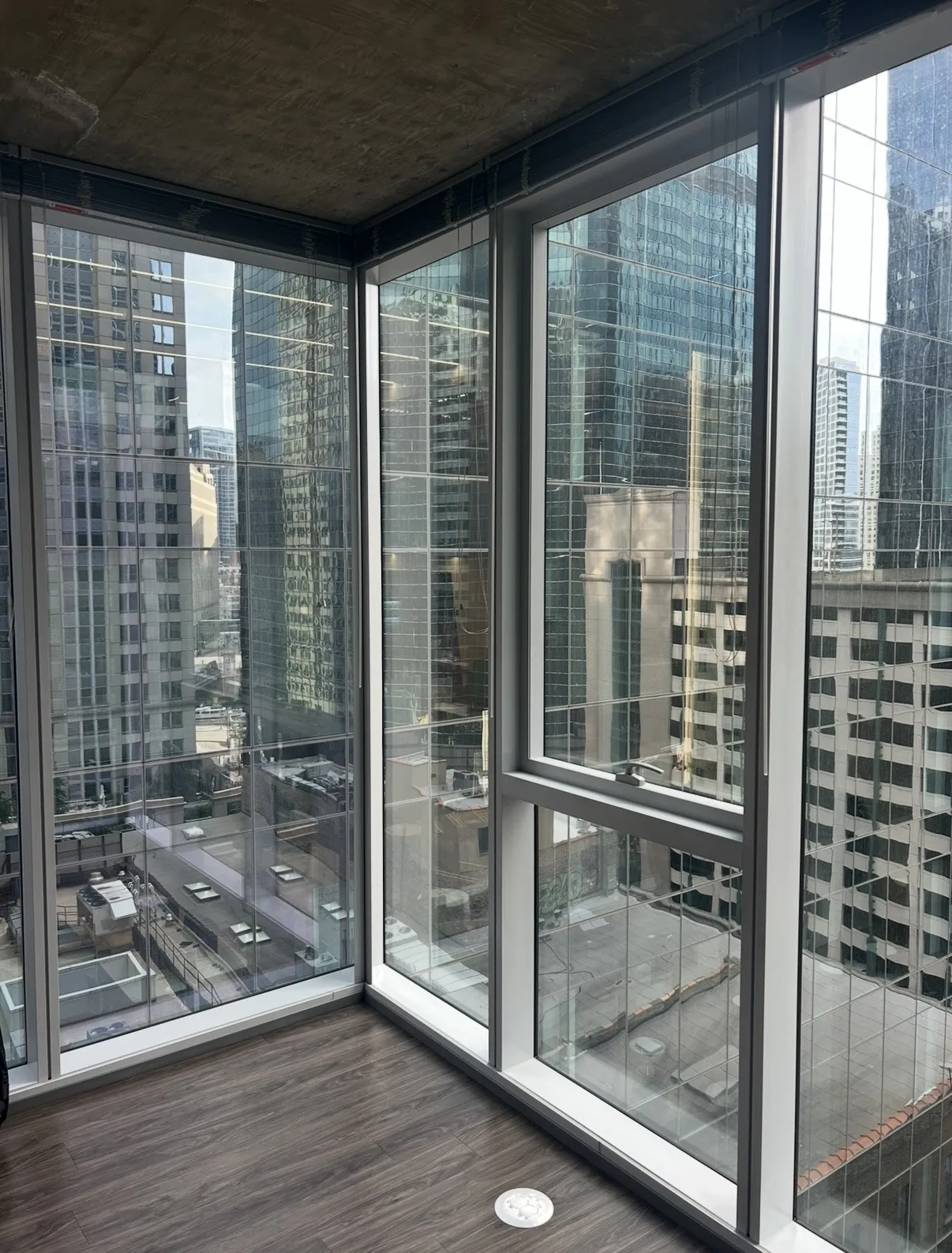 215 W Lake St   60606 60606-LINEA-unit#1410-Chicago-IL