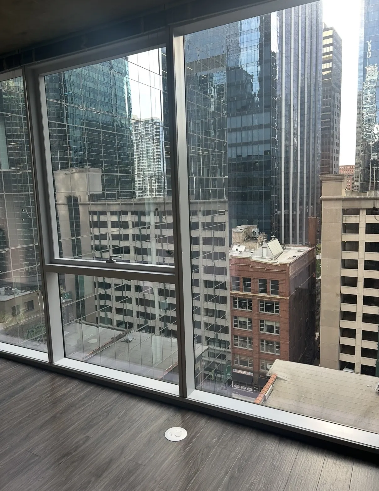 215 W Lake St   60606 60606-LINEA-unit#1410-Chicago-IL
