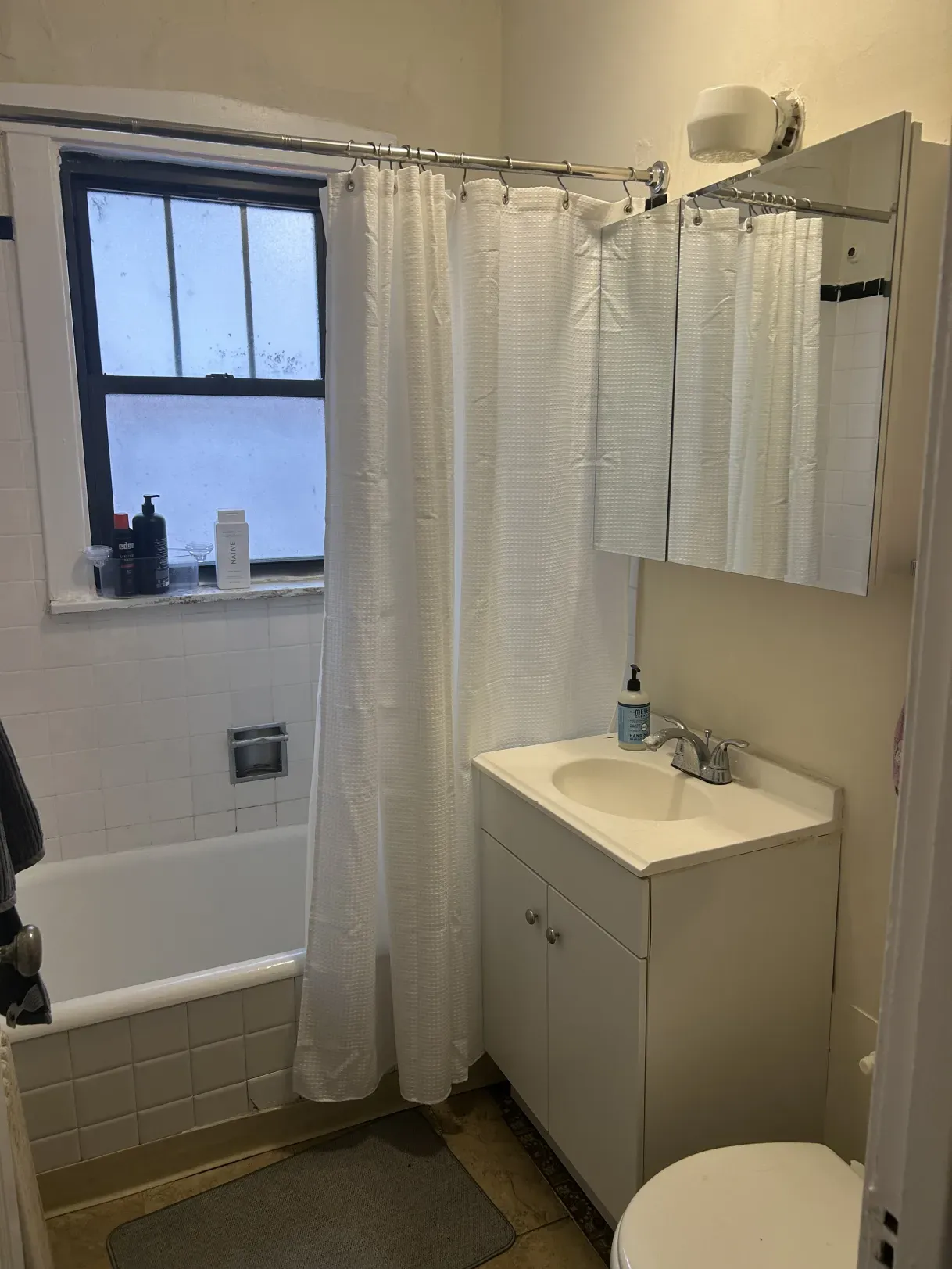 516 W Cornelia Ave 60657 60657-Chicago-IL