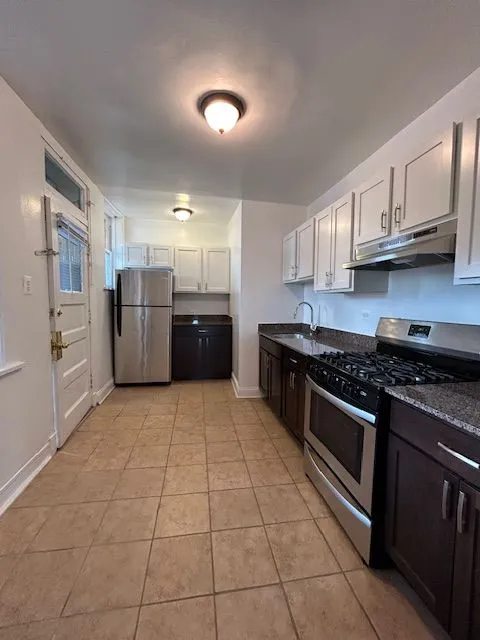 7510 N Hoyne Ave   60645 60645-unit#3-Chicago-IL