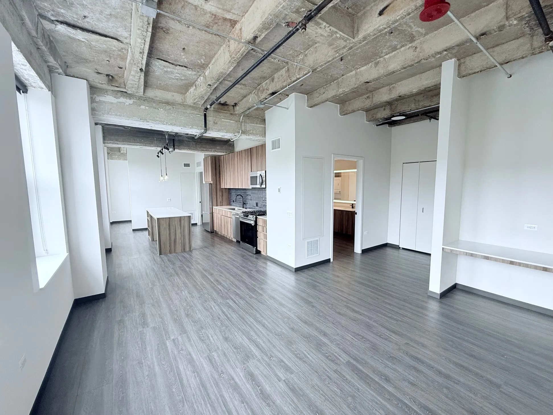 150 N Ashland Ave   60607 60607-unit#514-Chicago-IL