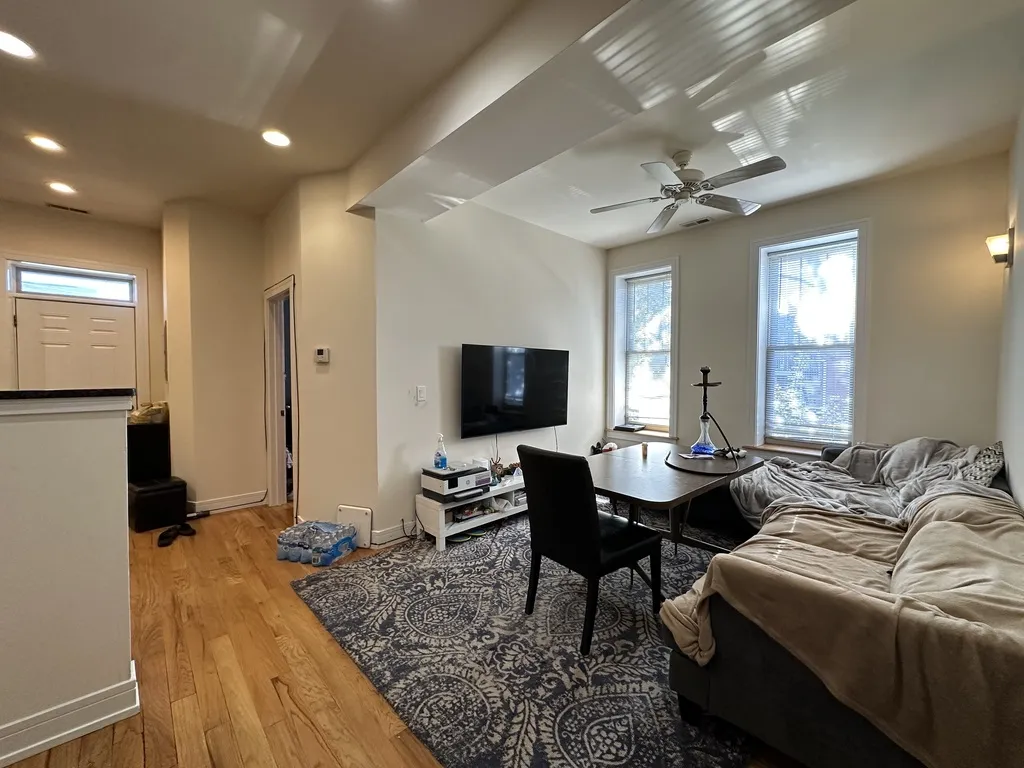 2835 N Damen, , 60657 60657-unit#R3-Chicago-IL