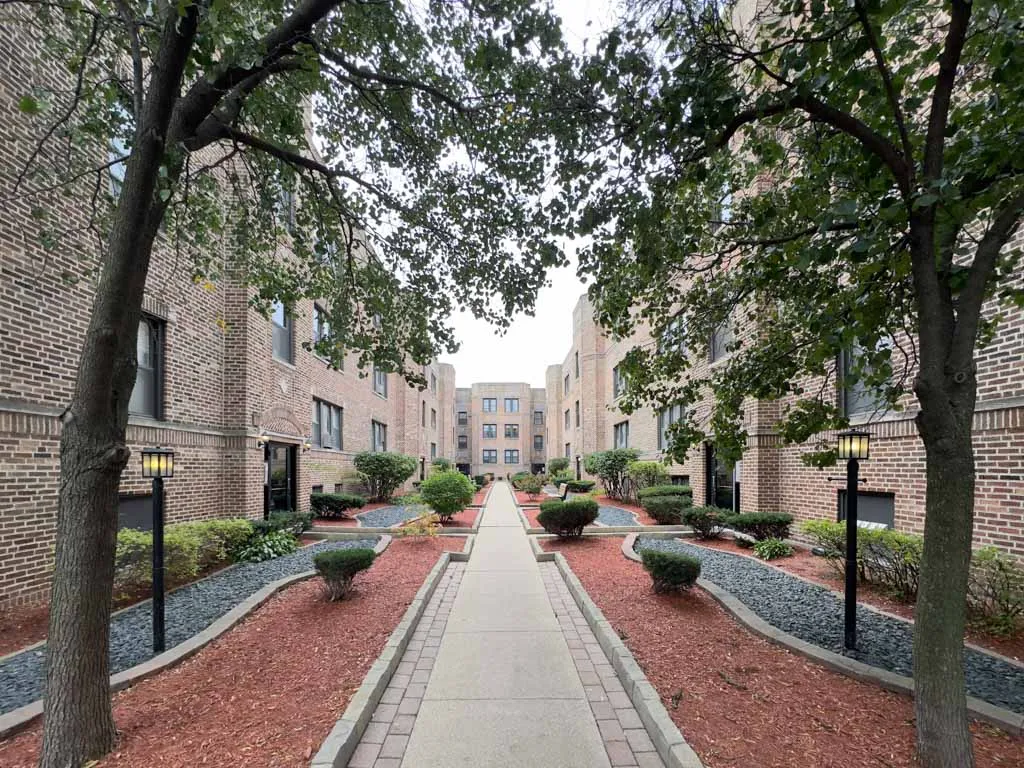 37205 N Pine Grove, , 60613 60613-unit#W3-Chicago-IL