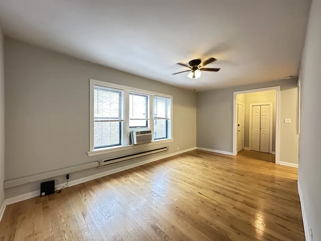 37205 N Pine Grove, , 60613 60613-unit#W3-Chicago-IL