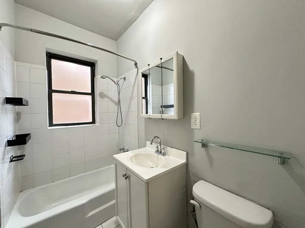 37205 N Pine Grove, , 60613 60613-unit#W3-Chicago-IL