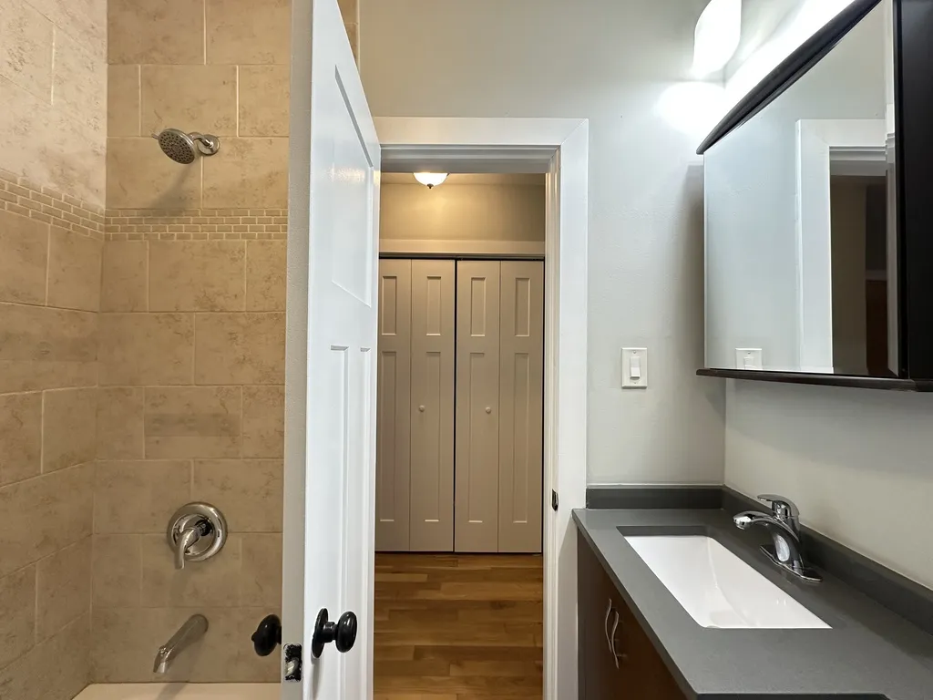 425 W Roscoe, , 60657 60657-unit#603-Chicago-IL