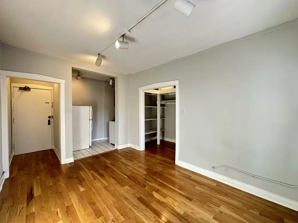 511 W Melrose, , 60657 60657-unit#314-Chicago-IL