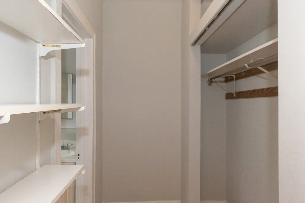 2827 N Burling, ,  60657 60657-unit#202-Chicago-IL