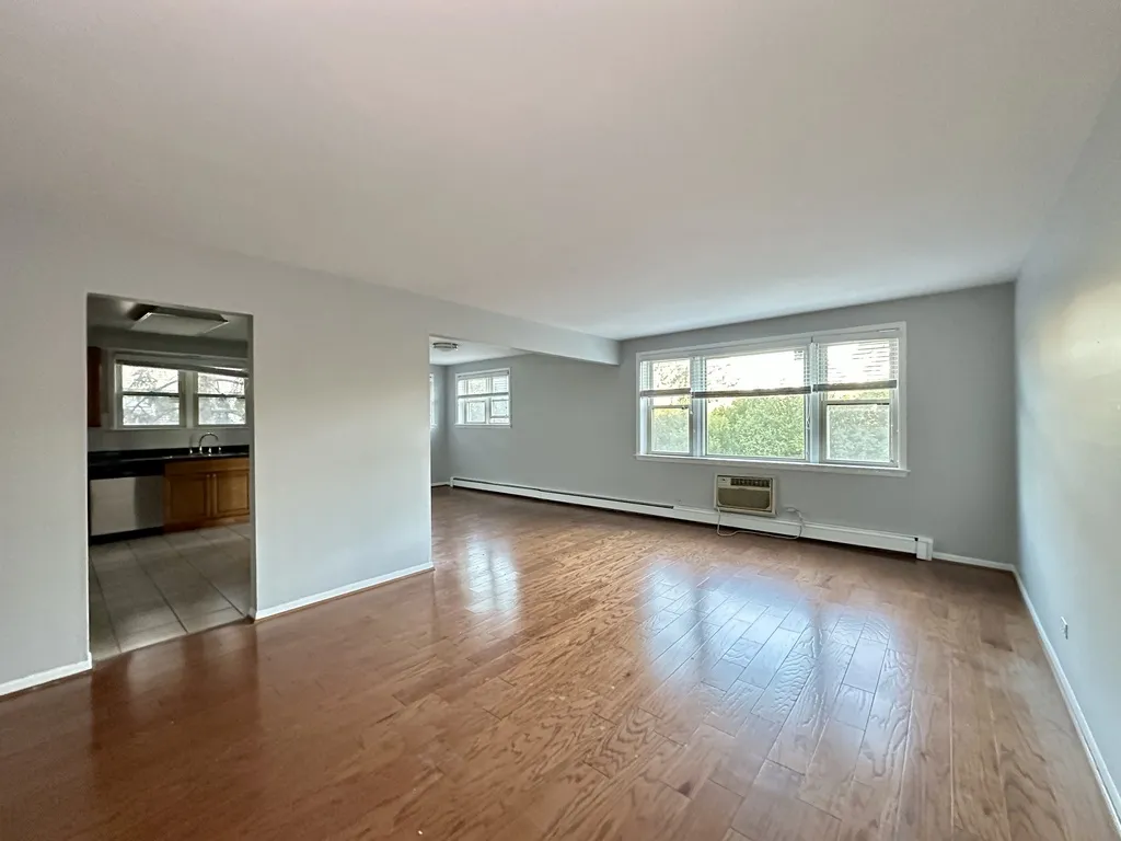 8644 Boulevard, Chicago, 60077 60077-unit#306-Skokie-IL