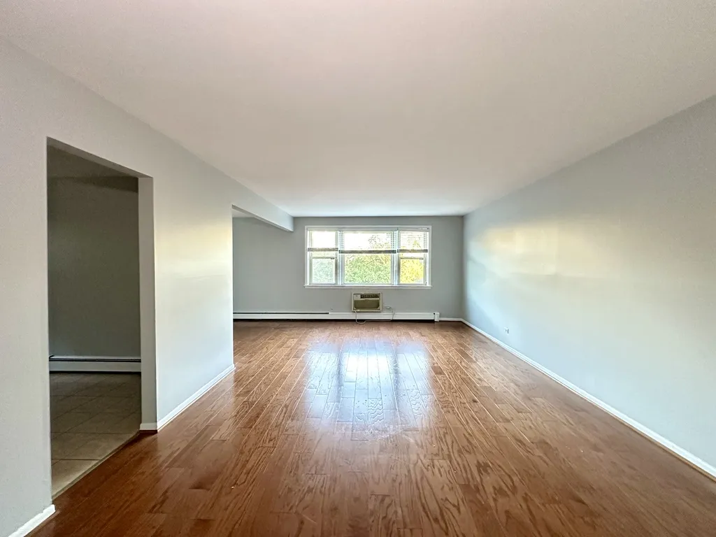 8644 Boulevard, Chicago, 60077 60077-unit#306-Skokie-IL