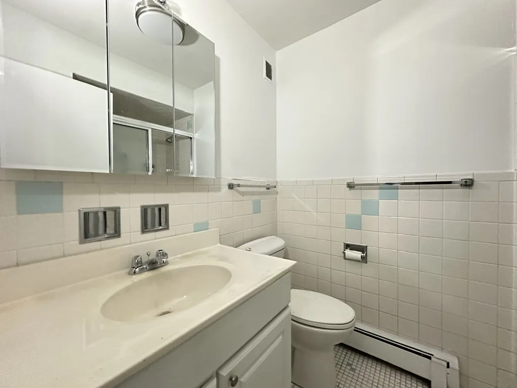 8644 Boulevard, Chicago, 60077 60077-unit#306-Skokie-IL