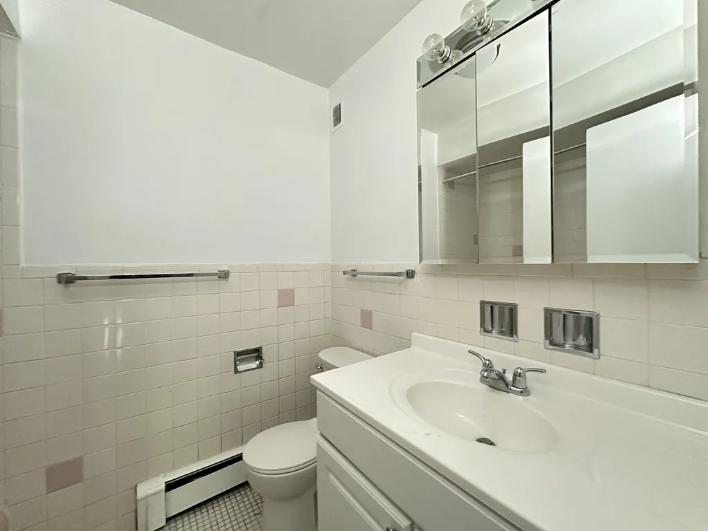 8644 Boulevard, Chicago, 60077 60077-unit#306-Skokie-IL