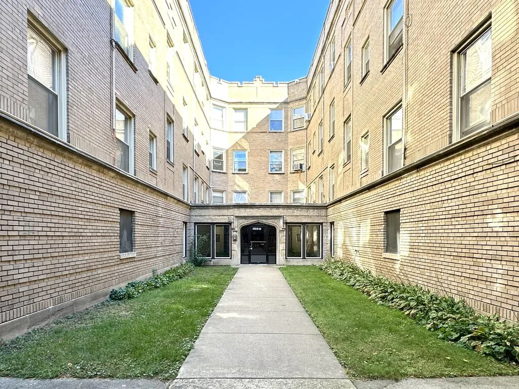 6347 N Magnolia, ,  60660 60660-unit#2M-Chicago-IL