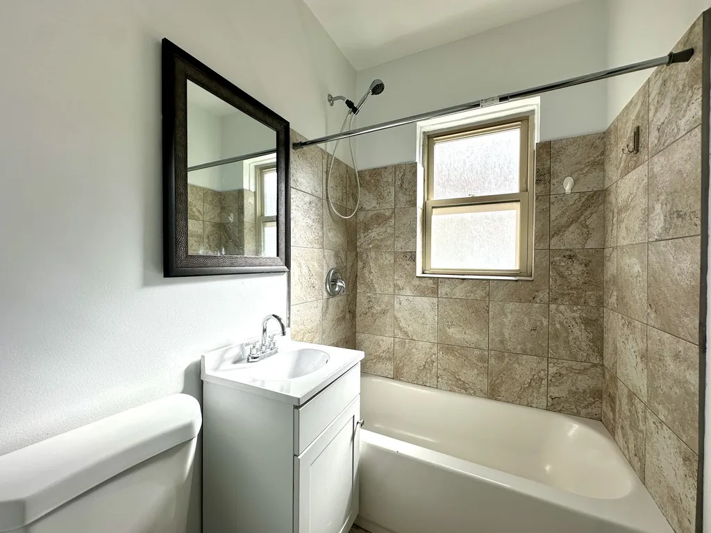 6347 N Magnolia, ,  60660 60660-unit#2M-Chicago-IL