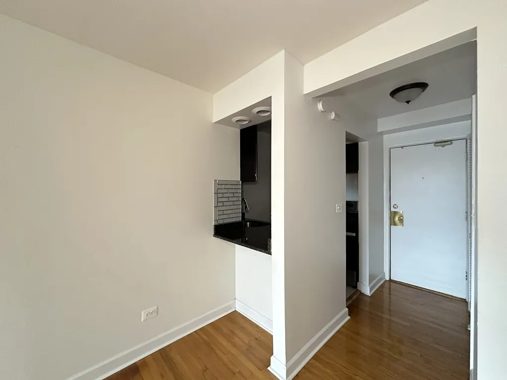 6830 N Sheridan, ,  60626 60626-unit#562-Chicago-IL