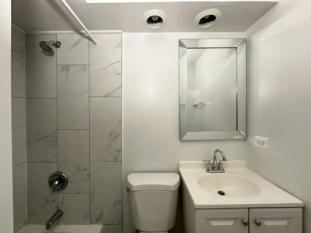 6830 N Sheridan, ,  60626 60626-unit#562-Chicago-IL